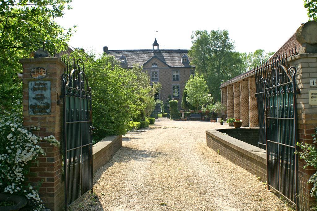 Chateau Holtum Hotell Born Exteriör bild